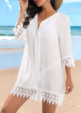 Saída de Praia com Renda Floral e Botões Elegante