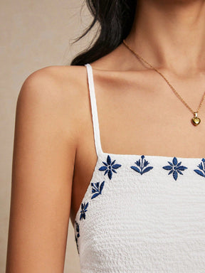 Vestido Curto Branco Bordado